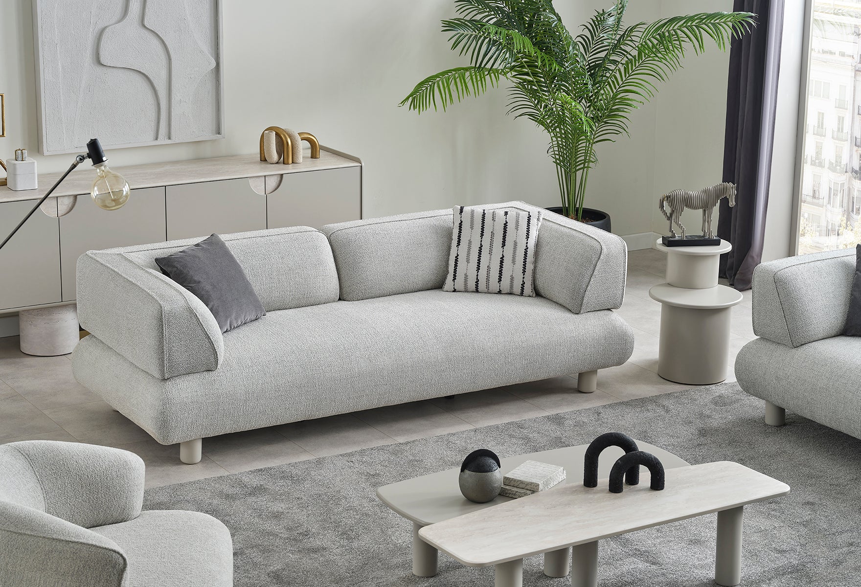 Bonny 2er Sofa mit Schlaffunktion aus Bouclé in Creme Grau – Ideal Möbel